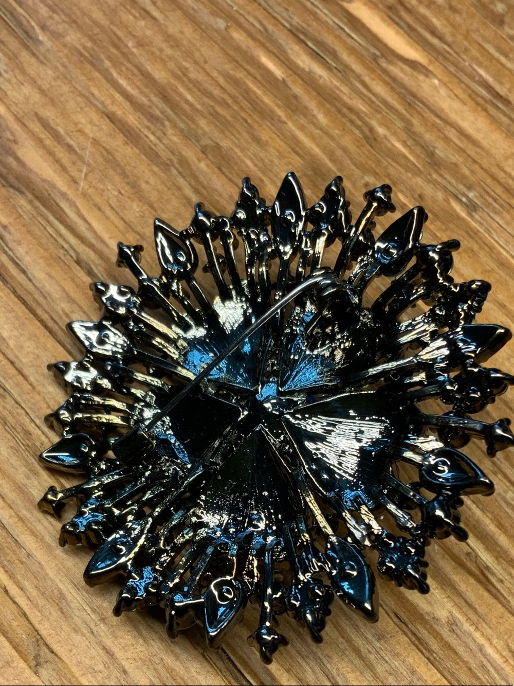 Flower Floral Blue and Teal Radiant Crystal Faux Pearl Brooch - Picture 4 of 6